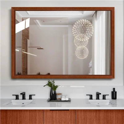 Espejo de baño con marco de madera